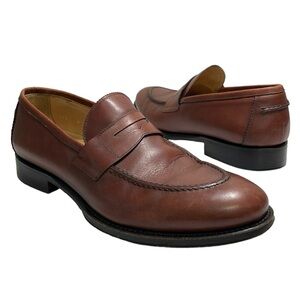 Barneys New York Size 8 brown leather penny‎ loafers. Excellent used condition.